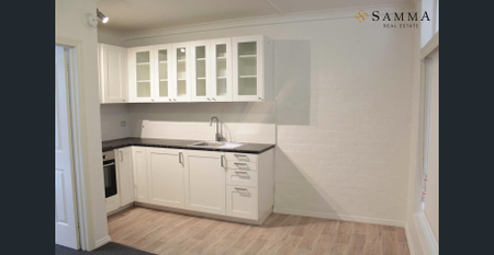 Walk to the Waves: Stylish 1-Bedroom Unit in a Fabulous Beachside Block! - Photo 3