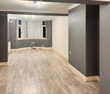 4 bedroom semi-detached house to rent - Photo 3