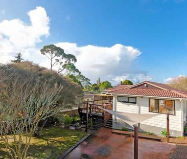 A charming three-bedroom home in a prime location! - Photo 5