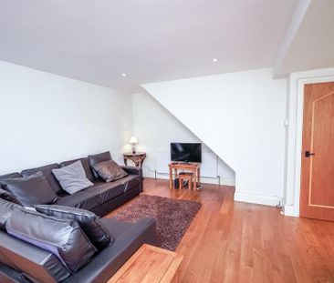 3 bedroom flat to rent - Photo 2