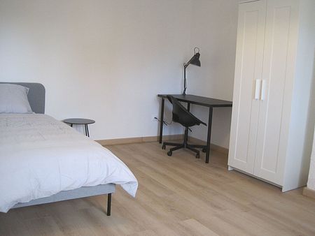 A LOUER CHAMBRE MEUBLEE DANS MAISON PROCHE DES ECOLES ET DU CENTRE VILLE DE ST QUENTIN - Photo 3