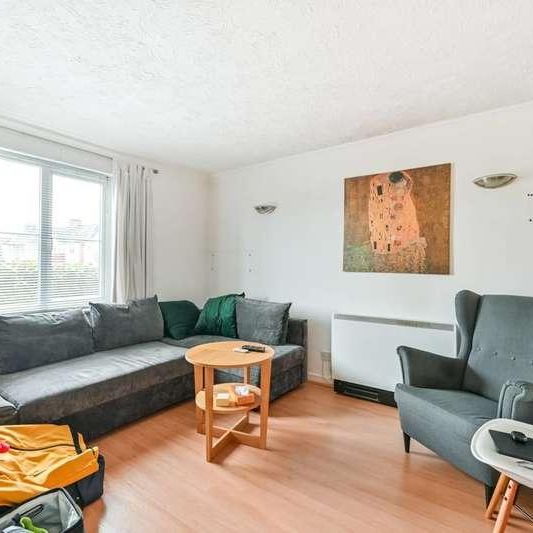 London Road, Isleworth, TW7 - Photo 1