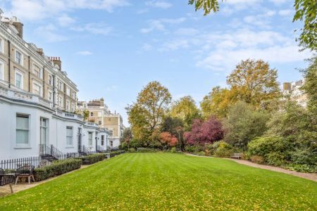 2 bedroom flat in South Kensington - Photo 4