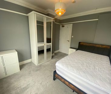 1 bedroom in a house share to rent - Photo 4
