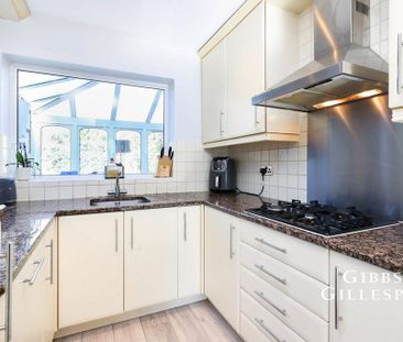 3 bedroom semi-detached house to rent - Photo 4