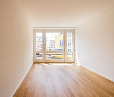 Stylish 4.5-room apartment near the train station - Photo 1