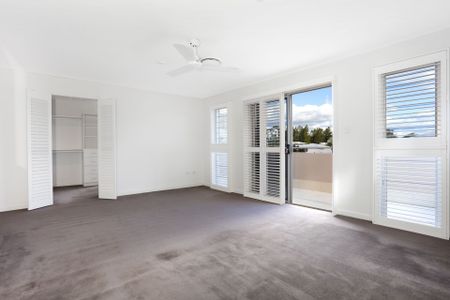 Low-Maintenance Family Home - Photo 3