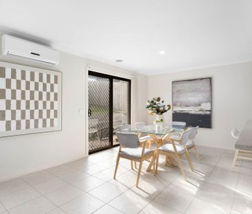 Beautifully Presented Family Home Opposite Parkland - Photo 3