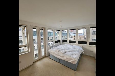 2 Bed Flat, St. Giles Court, BS1 - Photo 3