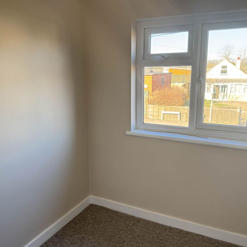 Rose Green Road, Bognor Regis - Photo 1