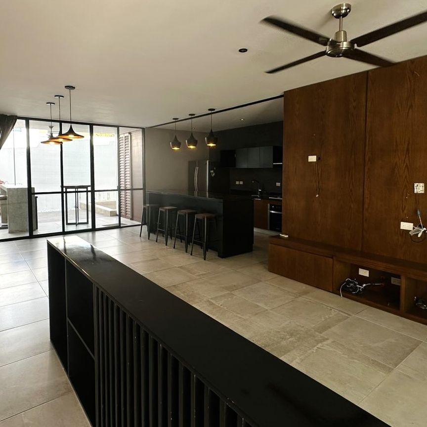 Townhouse equipado, con piscina y PANELES SOLARES. - Foto 1