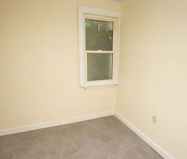 **COZY** ONE BED + DEN APARTMENT IN WELLAND!** - Photo 1