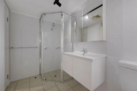 MODERN COMFORT AWAITS! - Photo 4