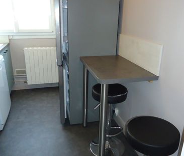 Location Appartement 5 pièces 74m² NEVERS 58000 - Photo 2