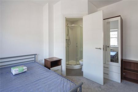 4 bedroom apartment to rent - Photo 3