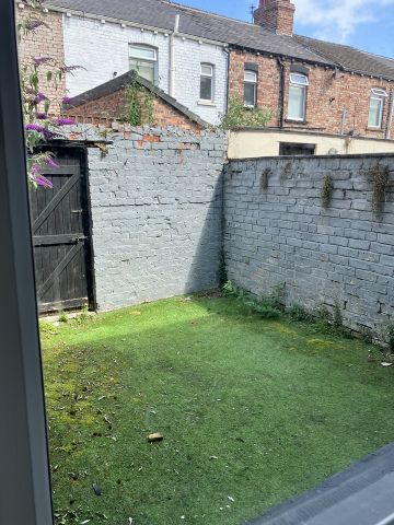 3 Bed End Terrace, Acanthus Road, L13 - Photo 2