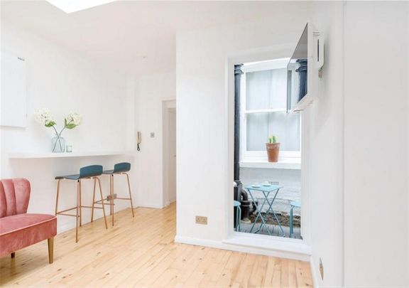 Studio to rent - Photo 1