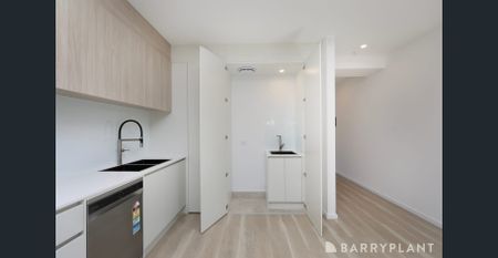 The perfect blend of modern comfort, space, and low-maintenance living - Photo 5