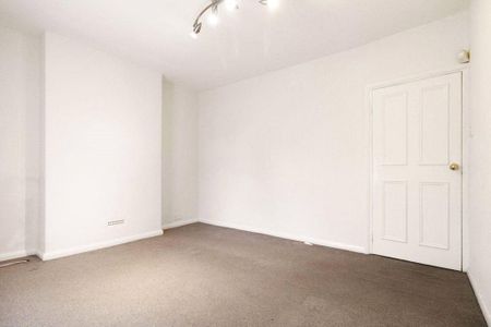 2 bedroom end of terrace house to rent - Photo 4