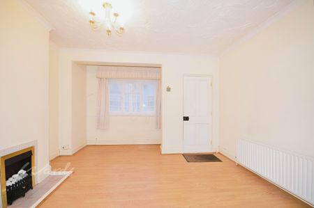 3 bedroom terraced house to rent - Photo 5