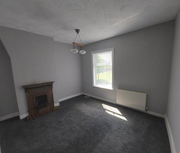 3 bedroom end of terrace house to rent - Photo 1