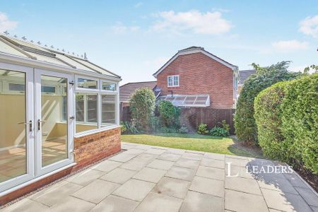 3 bedroom detached house to rent - Photo 3