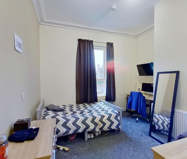 6 bedroom flat to rent - Photo 2