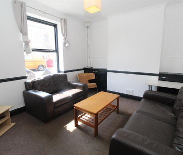 6 bedroom private hall to rent - Photo 1