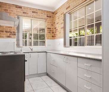 Charming & Peaceful One Bedroom House - Photo 1