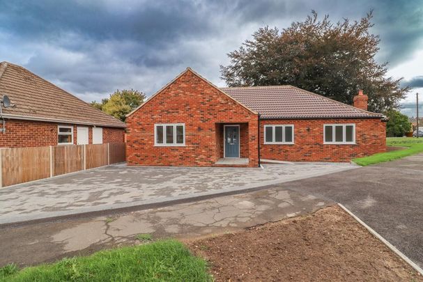 3 bedroom detached bungalow to rent - Photo 1