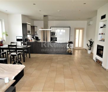 Pronájem domu 161 m² s pozemkem 671 m² - Photo 1