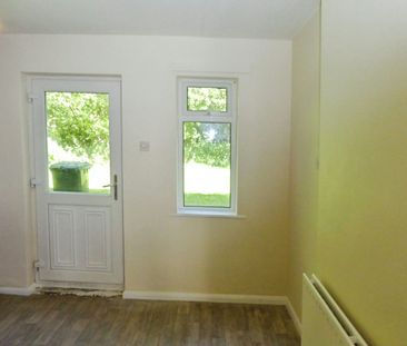 Detached house to rent on - Photo 2