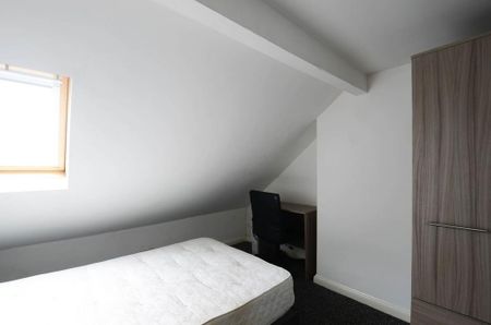 6 bedroom house of multiple occupation to rent - Photo 3