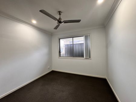 Spacious Family Home! - Photo 4