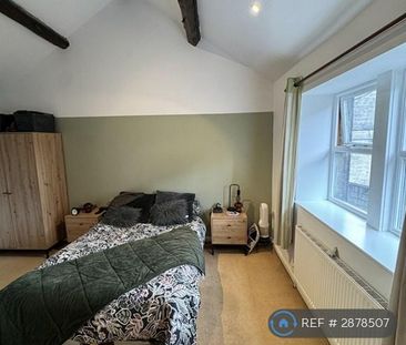 2 bedroom semi-detached house to rent - Photo 5