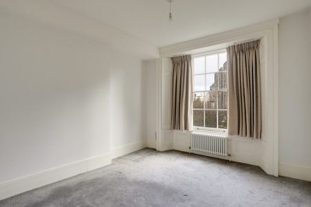2 Bed Flat - Photo 3