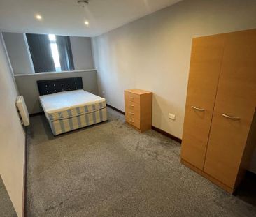1 bedroom in a flat share to rent - Photo 5