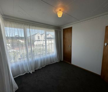 Beautiful in Belleknowes! - Photo 5