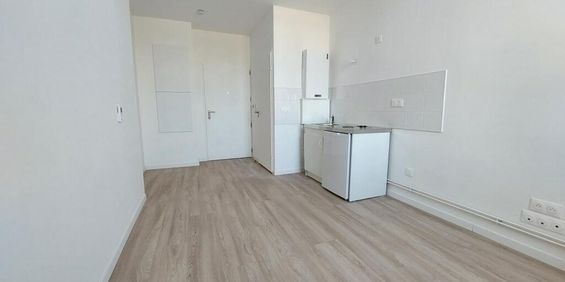 Location Appartement 1 pièce 19m² LOUVIERS 27400 - Photo 3