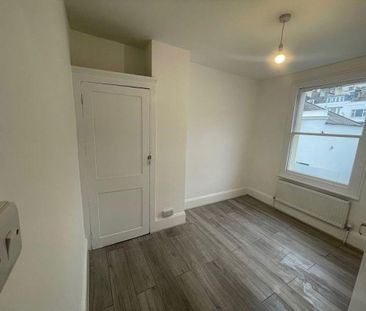 2 bedroom maisonette to rent - Photo 2