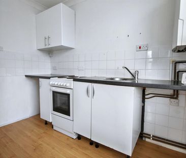 1 Bedroom Flat / Apartment to let - Photo 5