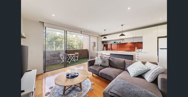 Stylish & Secure 2-Bedroom Apartment – Prime Hawthorn Location - Photo 1