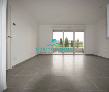 Location Appartement 2 pièces 42m² ST LAURENT DU VAR 06700 - Photo 1