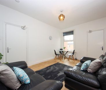 3 bed flat to rent in Bolingbroke Street, Heaton, NE6 - Photo 2