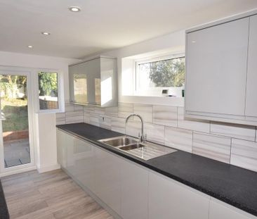 4 bedroom detached house to rent - Photo 6