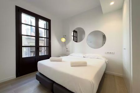 Carrer de Sant Pere Més Baix, Barcelona, Catalonia 08003 - Foto 4