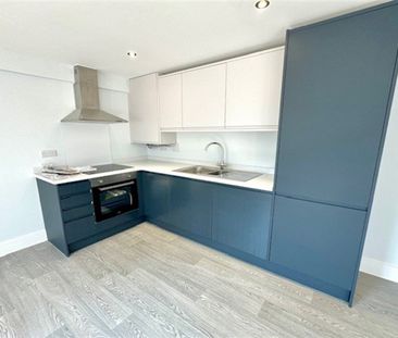 Clarendon Apartments, Canal Walk, SO14 - Photo 3