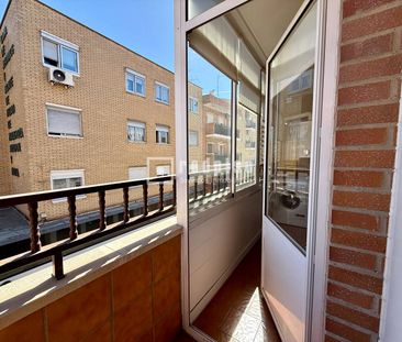 Piso en alquiler en Calle Muniesa, Oliver, Oliver y Valdefiero, Zar... - Foto 2