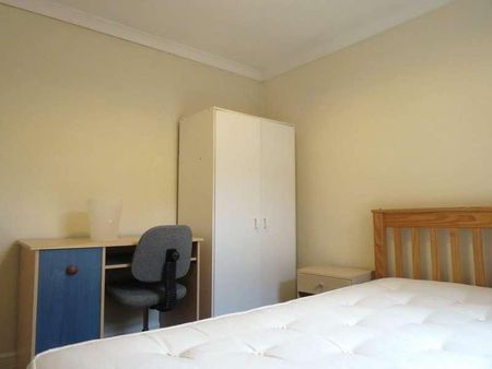 Bedroom Detached House In Winton, BH9 - Photo 3