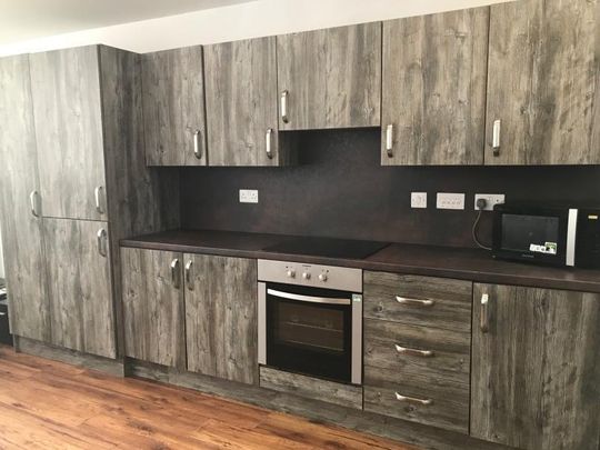 4 bedroom flat to rent - Photo 1